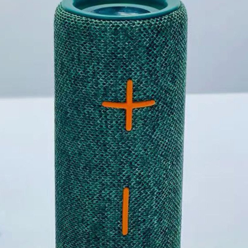 Portable outdoor portable plug-in card small speaker high-quality stereo ultra-long battery life Bluetooth speaker