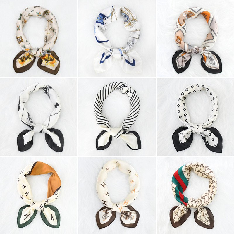 Retro carriage four-leaf clover square scarf, women's sun protection beach scarf