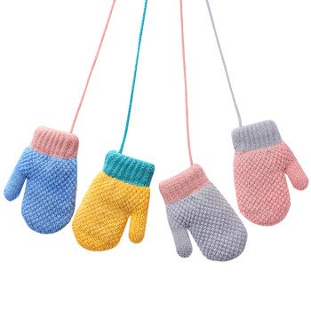 Wholesale of cute knitted children's gloves for babies in autumn and winter, with added velvet for warmth and cold protection. Hanging neck for young children
