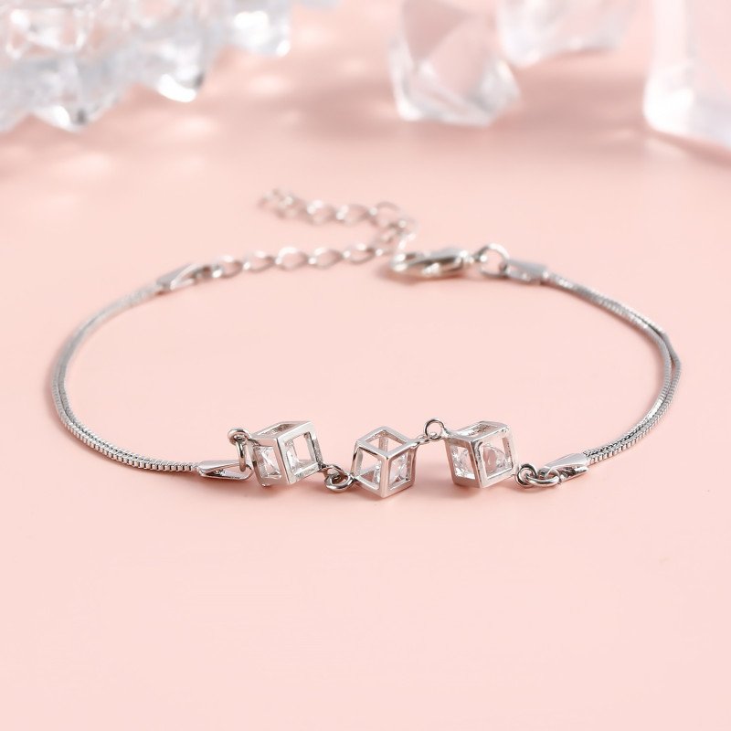 Elegant and fashionable zircon block geometric bracelet for women's Valentine's Day love Rubik's Cube crystal bracelet, Mother's Day gift