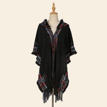 Ethnic style shawl paired with women's knitted warm Yunnan travel outfit, photo cloak, and canopy