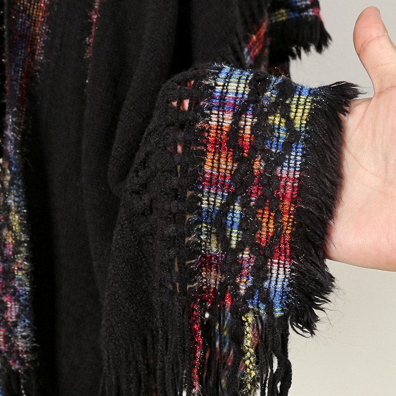 Ethnic style shawl paired with women's knitted warm Yunnan travel outfit, photo cloak, and canopy