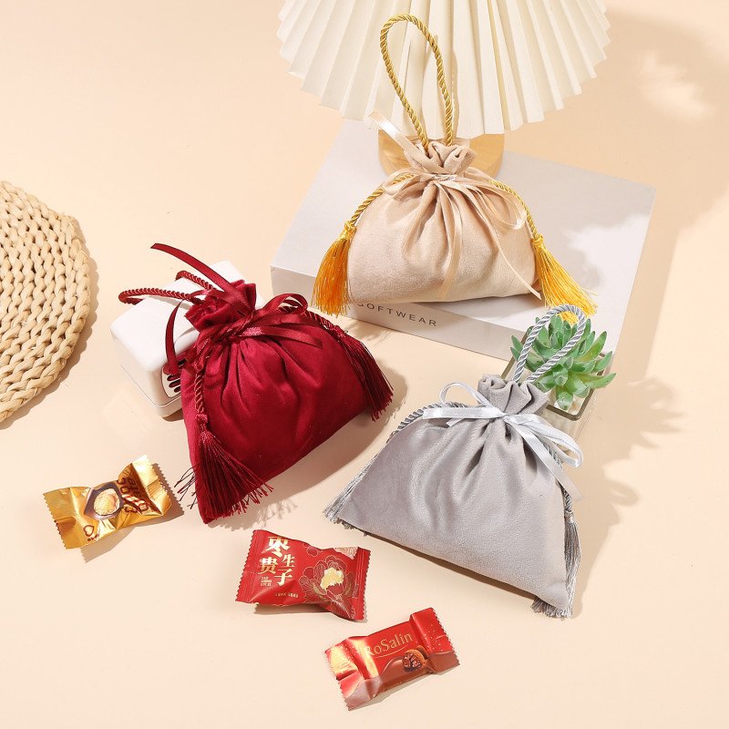 Creative wedding velvet wedding candy bag velvet wedding candy box European wedding souvenir candy box gift bag