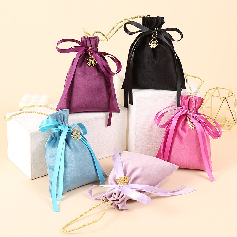 Velvet wedding souvenirs, candy gift bundle bag, hand-held packaging bag, jewelry storage, wedding candy bag