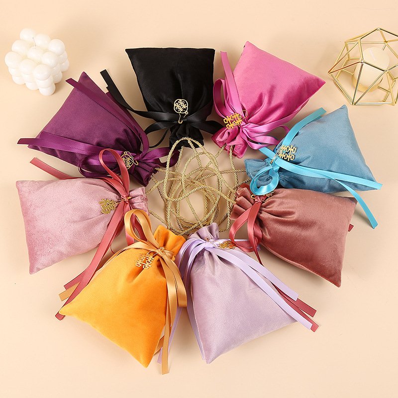 Velvet wedding souvenirs, candy gift bundle bag, hand-held packaging bag, jewelry storage, wedding candy bag