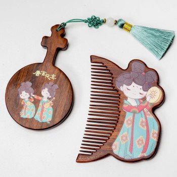 Wooden comb for girls, portable mirror comb gift box for holiday gifts, high-end wooden crafts