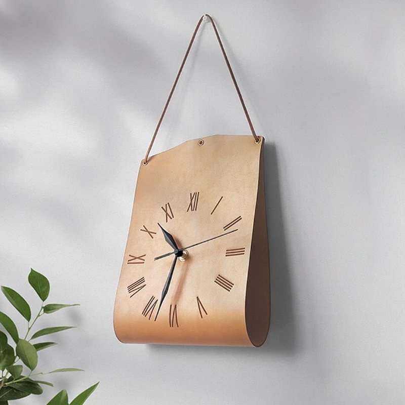Spot retro literary PU leather wall clock coffee shop study retro clock ornaments Nordic home leather wall clock