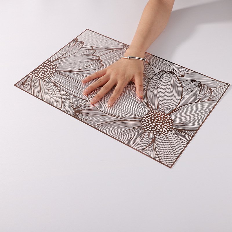 European lace waterproof and oil-proof PVC placemats high-end household hard sheet round insulation pads easy to clean decorative placemats