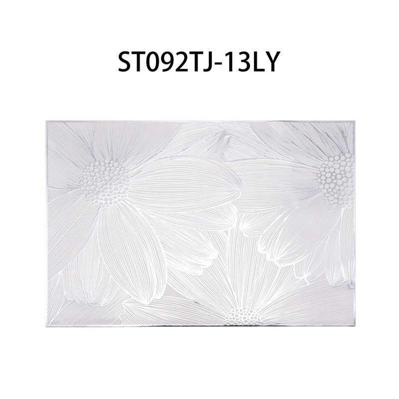 European lace waterproof and oil-proof PVC placemats high-end household hard sheet round insulation pads easy to clean decorative placemats