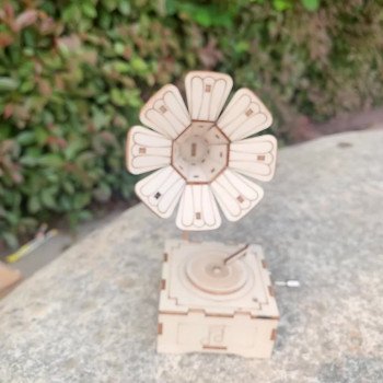 Wooden DIY Gramophone Music Box Materials Handmade Ornaments Retro Music Box Creative Small Production Model